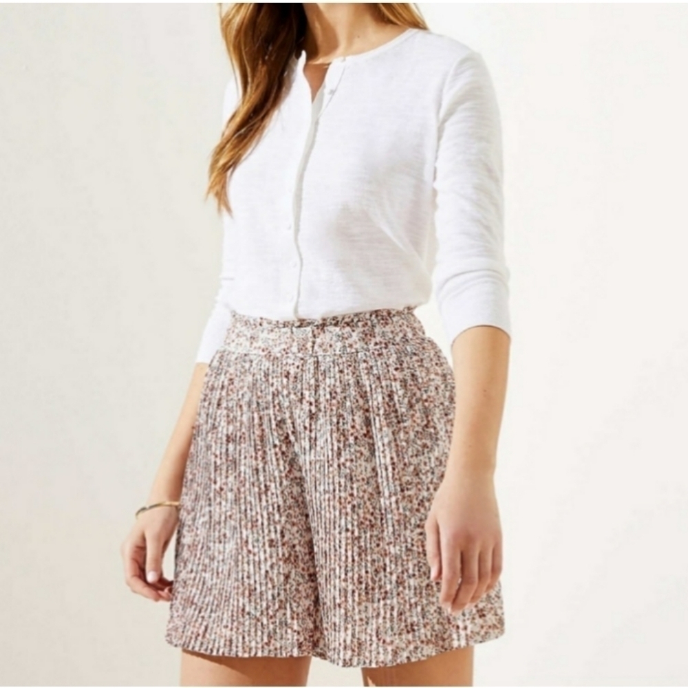 Loft High Waisted Floral Pleated Shorts - Picture 2 of 15